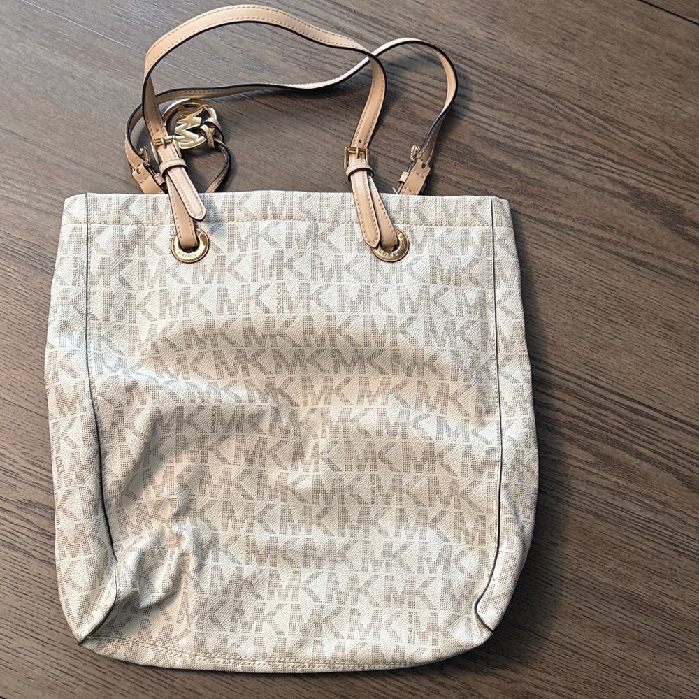 Michael Kors Monogram Beige Tote - Picture 3 of 4